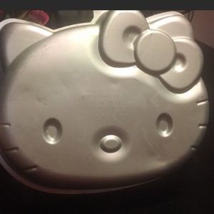 Hello kitty cake pan